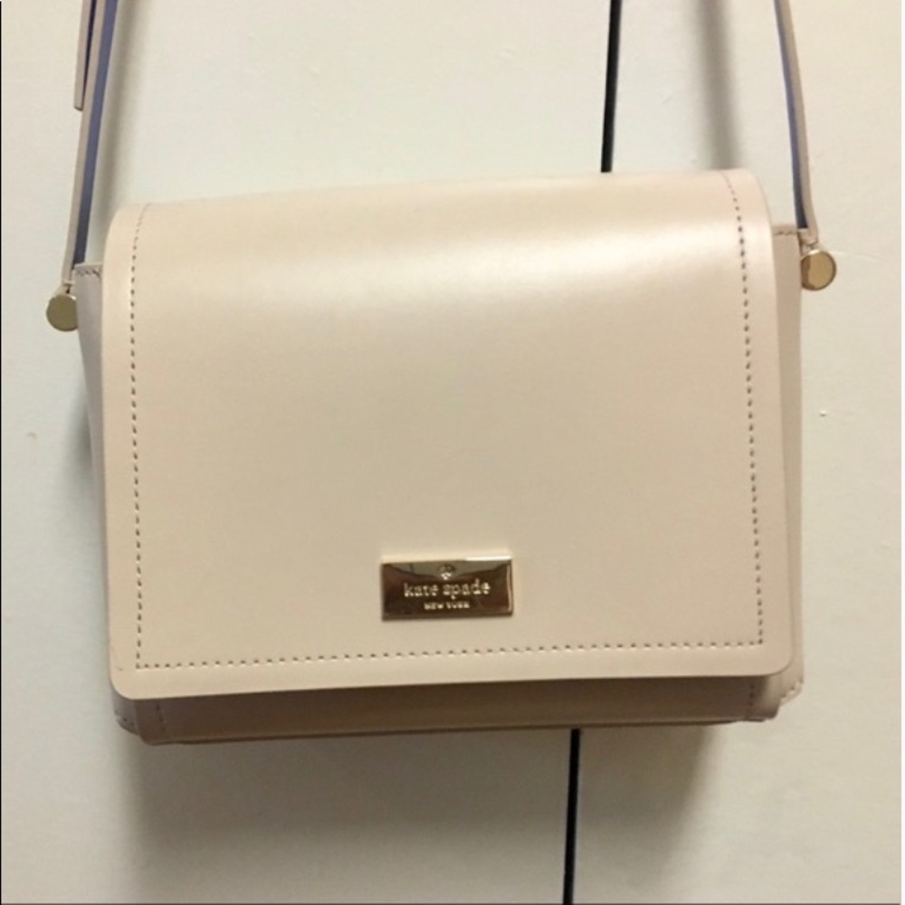 NWOT 🏷 Kate Spade Tan Shoulder Bag.
